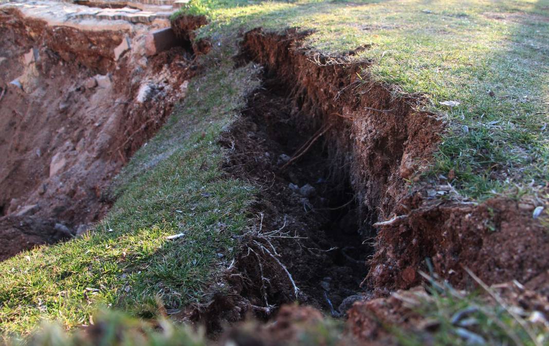 Gaziantep’te depremin etkisi ile 3 dev çukur oluştu 10